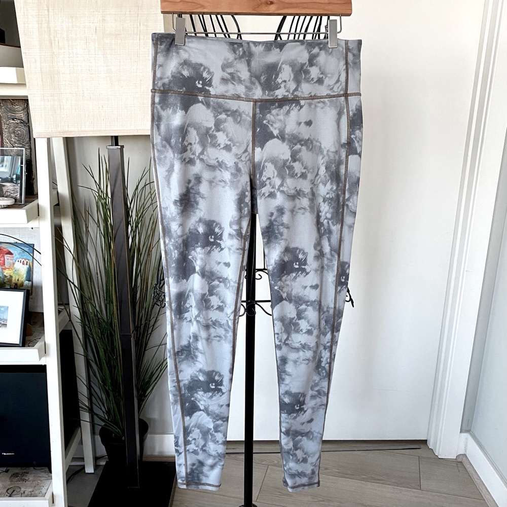 Athleta Blue-Gray Cloud Print Leggings